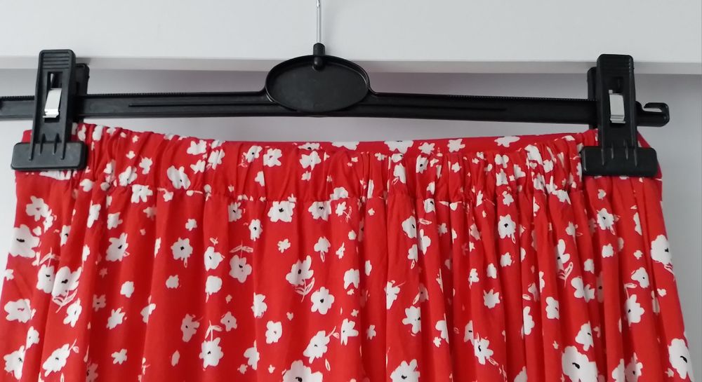 Długa czerwona spódnica rozcięcie wiskoza Sinsay rozm.M