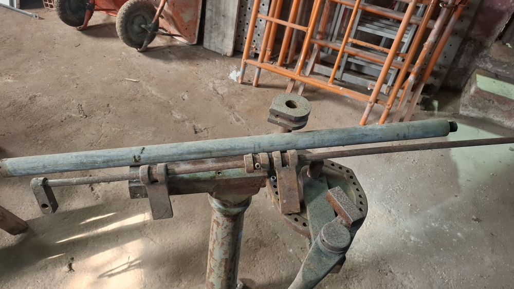 Máquina de curvar tubo manual