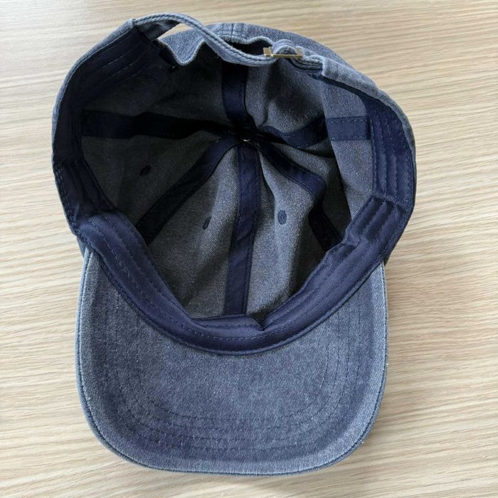 Szara czapka z daszkiem "Living Legend Since 1973"