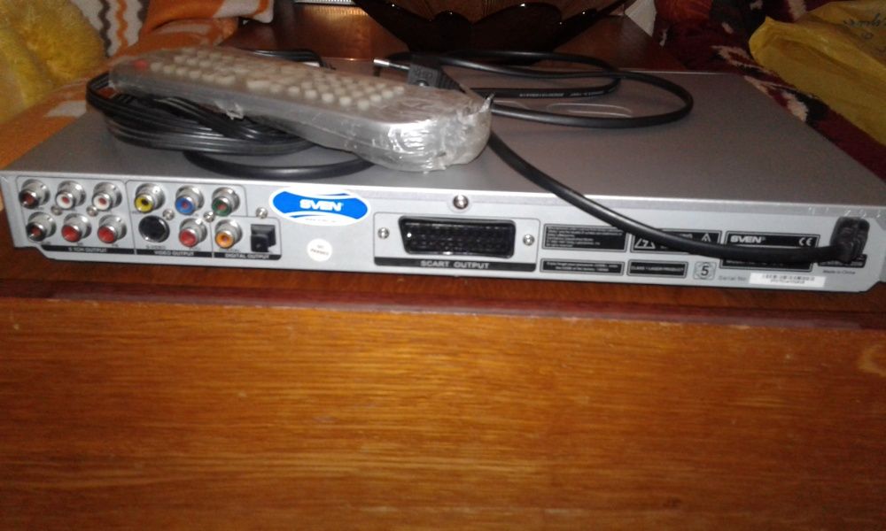 Продається відеомагнітофон SVEN