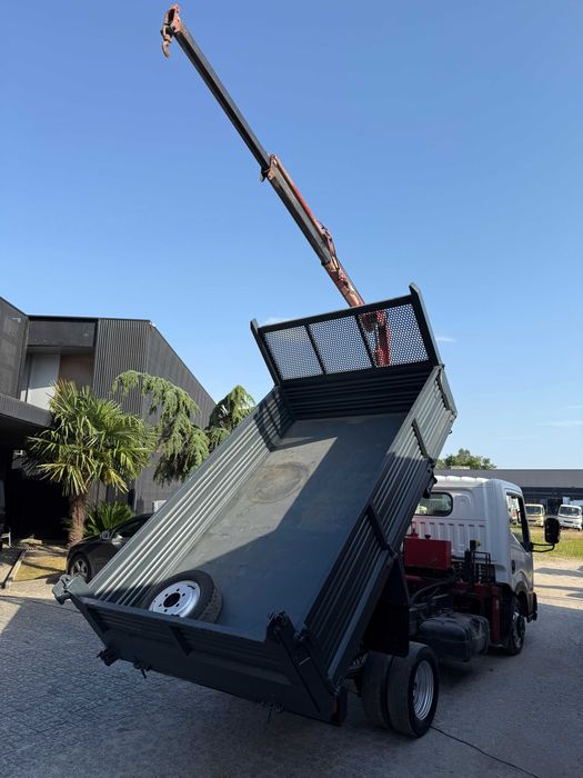 Carrinha Nissan cabstar com grua e báscula