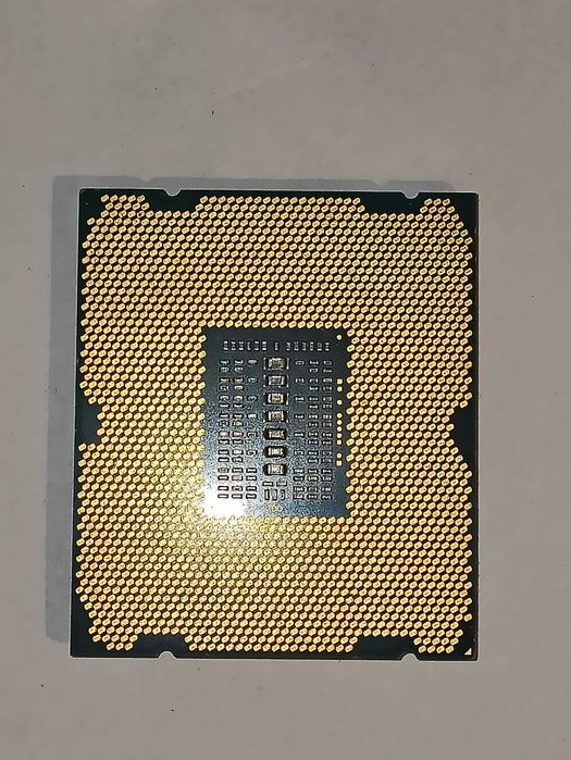 Procesor T4500 T4300 P8400   E5-1620v3 E5-2670v2 E5-2680v4 i5-4690K