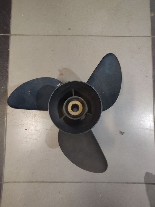 Śruba Napędowa Yamaha 13 3/4X19-M