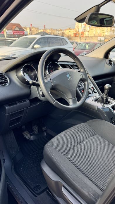 Peugeot Пежо 5008 2010 р 1,6 бенз 5МКПП Панорама