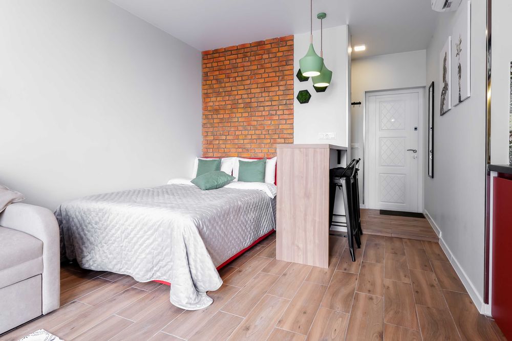 Сучасна ТЕПЛA студія подобово: Ідеально для відпочинку та роботи #T432