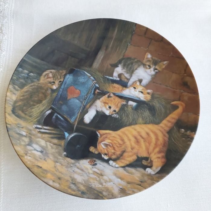 Seltmann Weiden, kolekcjonerski talerz zdobiony kotkami. Prezentuje si
