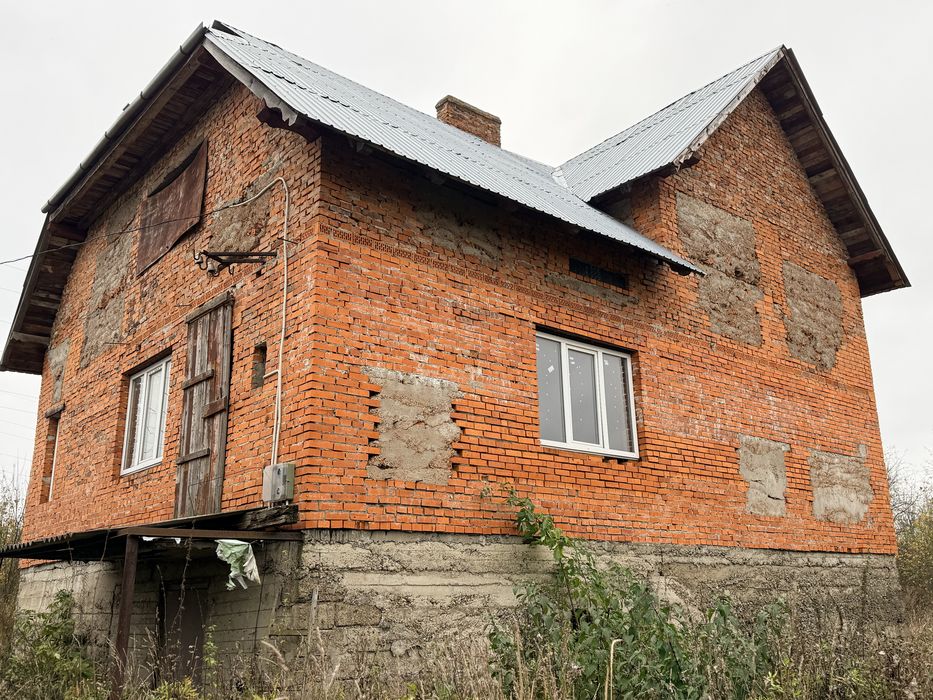 Будинок незавершене будівництво