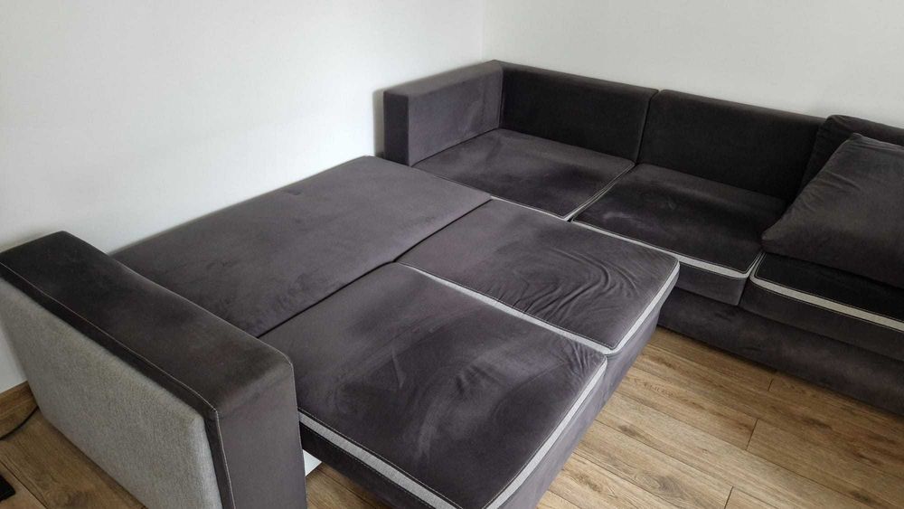 Narożnik+ fotel+ pufa w bardzo dobrym stanie (260x260cm)