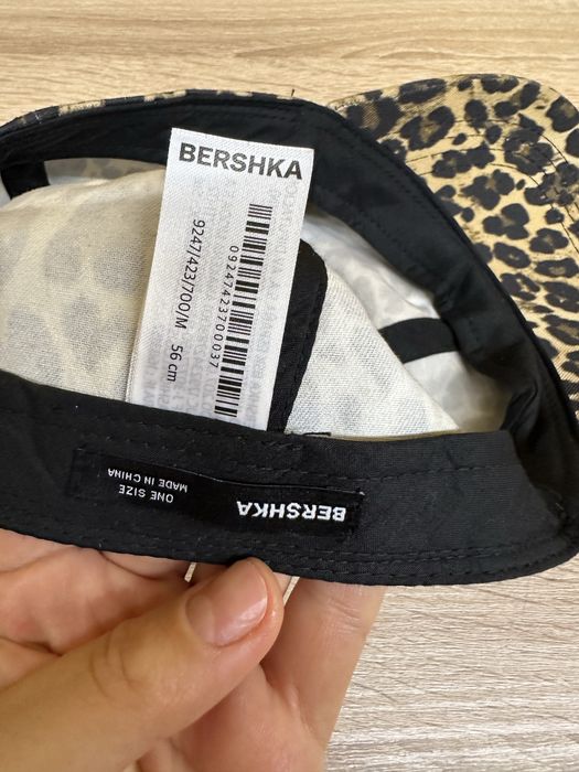 Жіноча кепка bershka, adidas