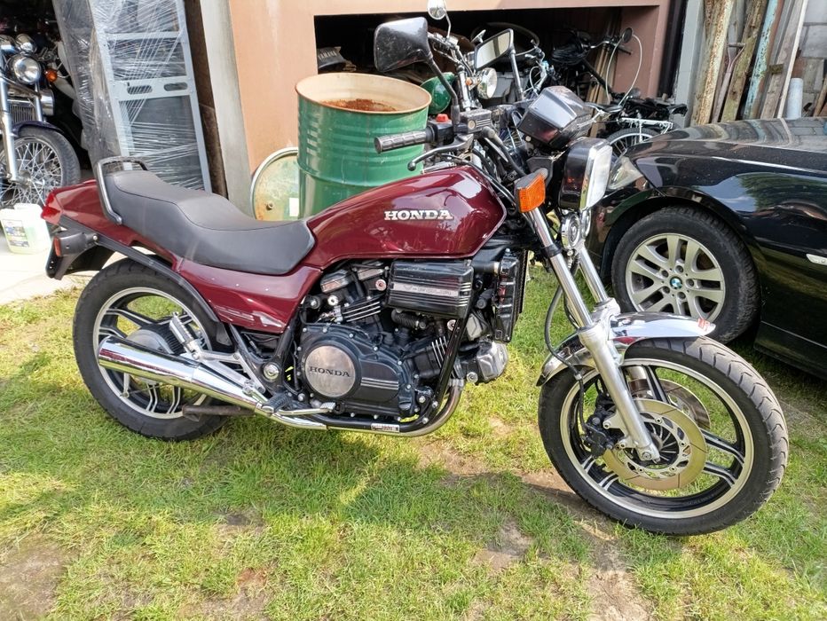 Honda VF 750 S RC07 Sabre szwajcar klasyk