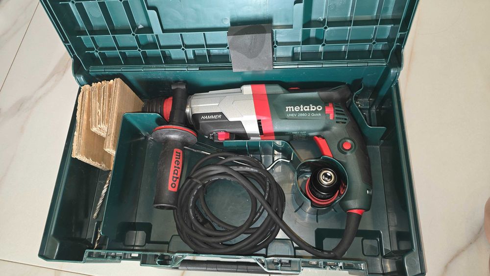 Новая. Торцовочная пила METABO KGS 254 M Метабо. Новая. Включали 1 раз