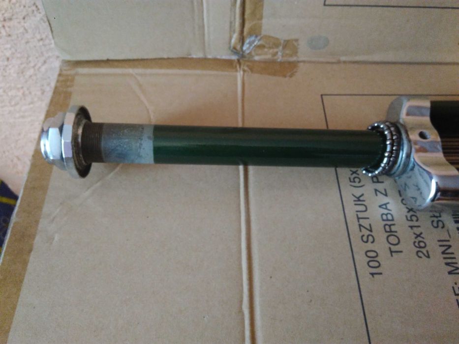 Markowy widelec Raleigh 1 cal, koło 28 cali, dynamo, nakrętki, łożyska