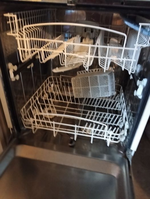 Посудомийка Indesit D61