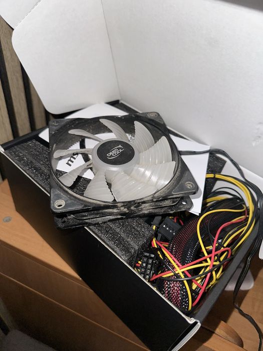 продам блок питания 600w + кулер в подарок
