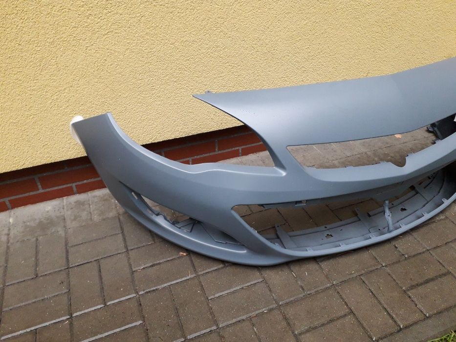 OPEL ASTRA J lift 2013 - zderzak przedni nowy idealny