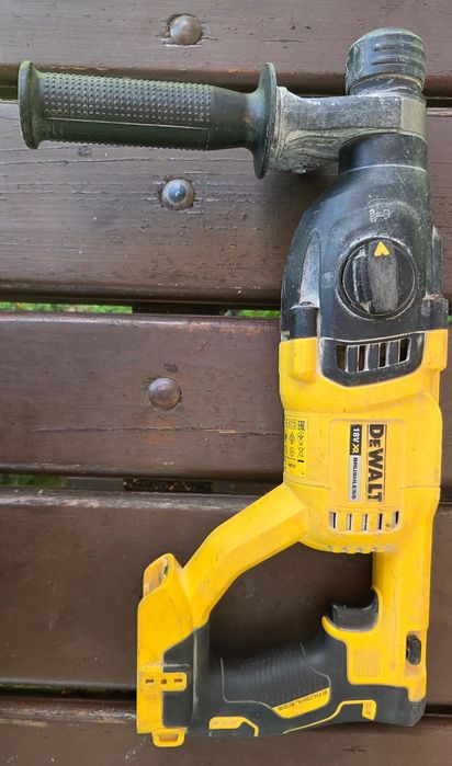 Młotowiertarka  DeWalt DCH 133