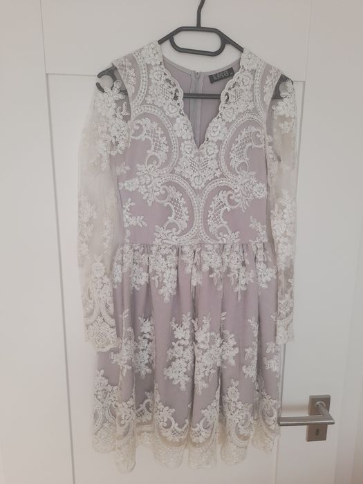 Sukienka z koronką 38