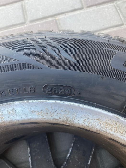 Продам колеса,диски,шторку