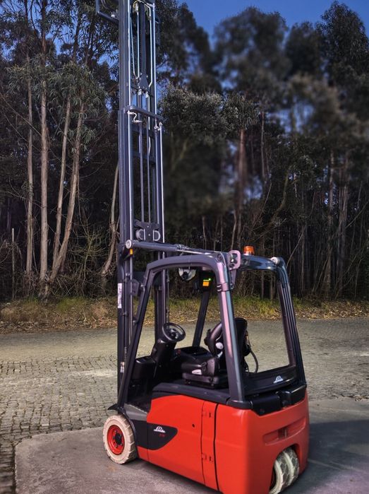Empilhador Linde E16 ,Triplo 4750mm ,4500horas