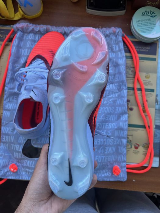 Chuteiras Nike Phantom Low 6 Elite