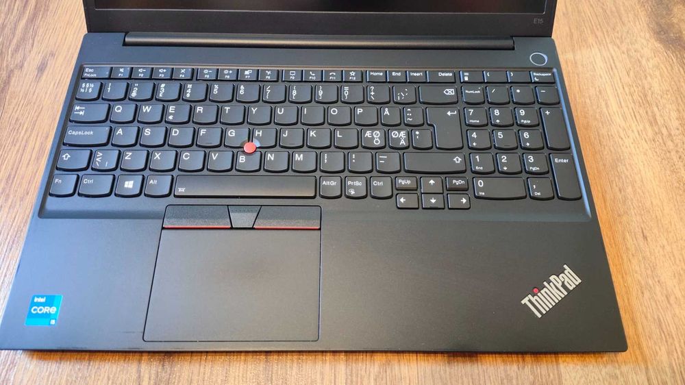 Laptop Lenovo E15 G2 I5/16GB/500GB/Iris Xe/W11Pro + Akcesoria