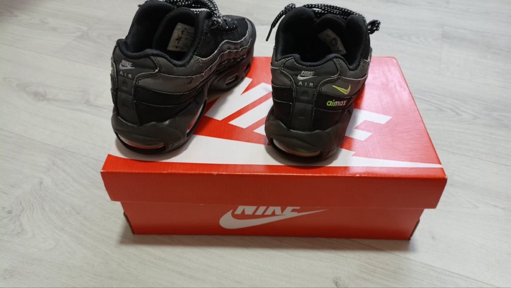 Продам Nike air max 95 38 розмір