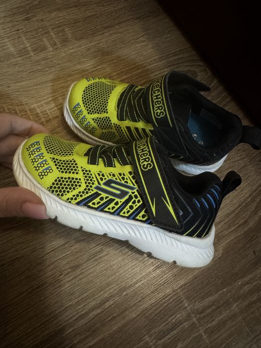 Дитячі кросівки, розмір 23