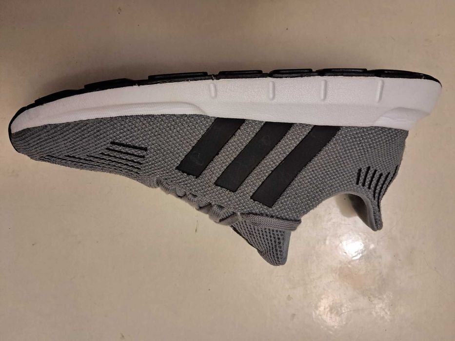 кроссовки adidas оригинал размер 42 стелька 27.5см