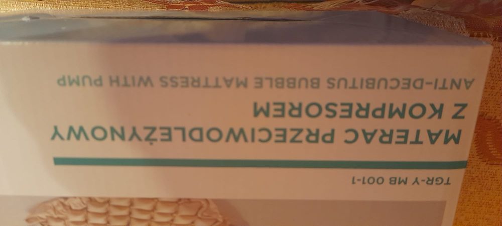 Materac przeciwodleżynowy z kompresorem