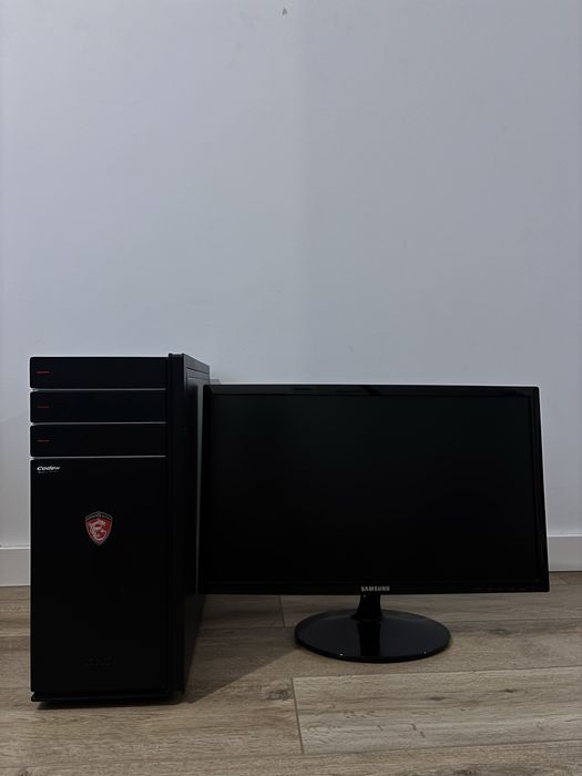 Komputer MSI Codex 3 + Monitor SAMSUNG