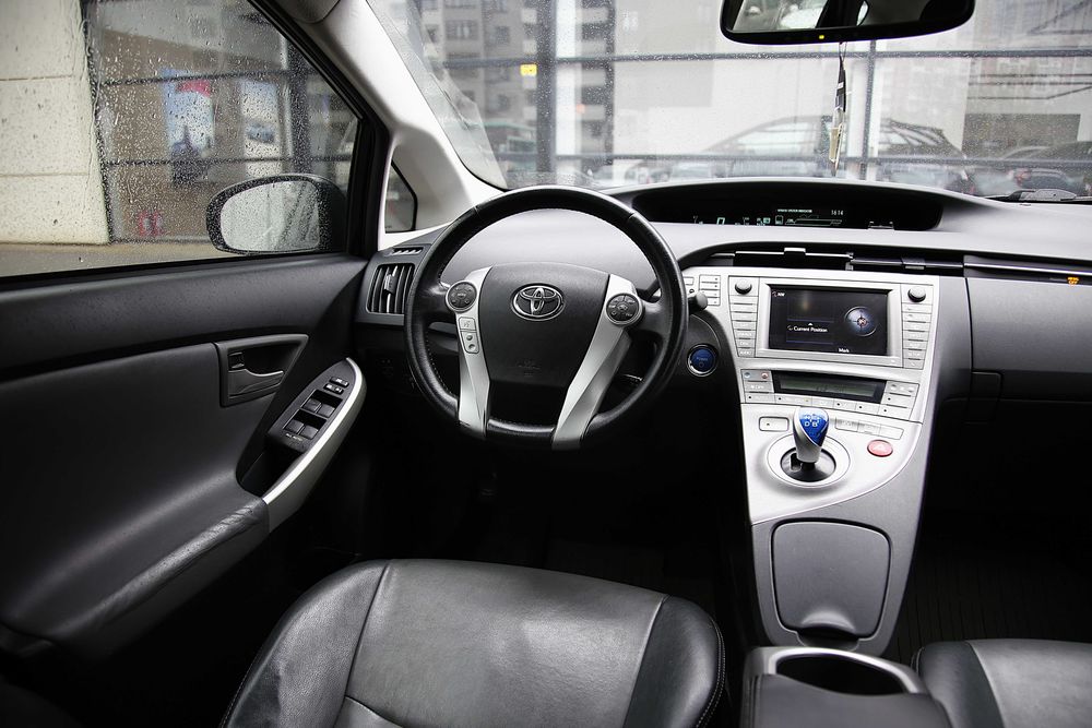 Продам Toyota Prius
