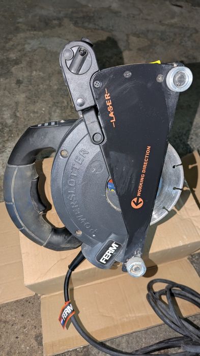 Maquina abrir rocços