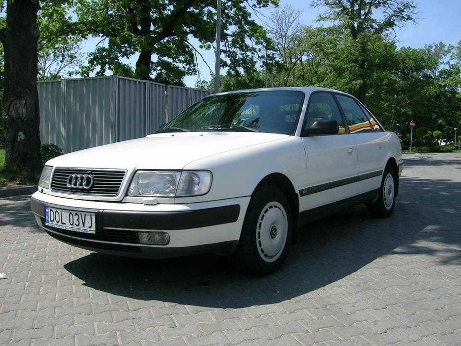 Лобове скло на Audi 100 (c3,c4)