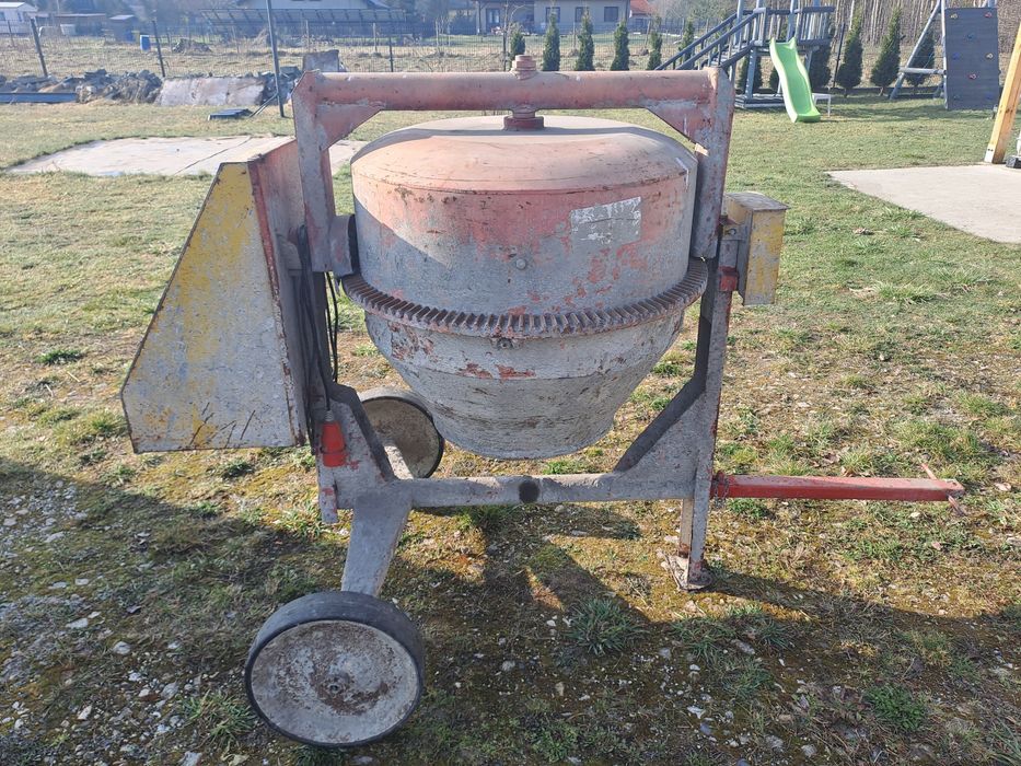 Betoniarka Defro na 380V poj.150 litrów