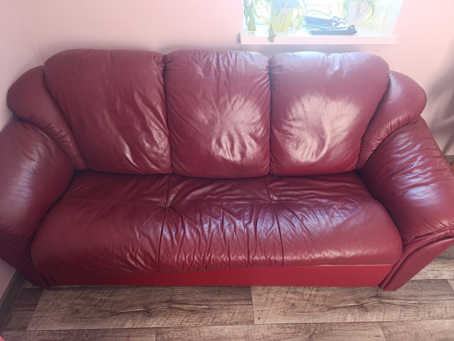 Продам шкіряний  диван