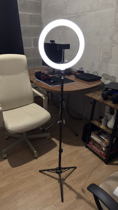 Ring Light, ajuste ate 1,60m, 3 cores de luz