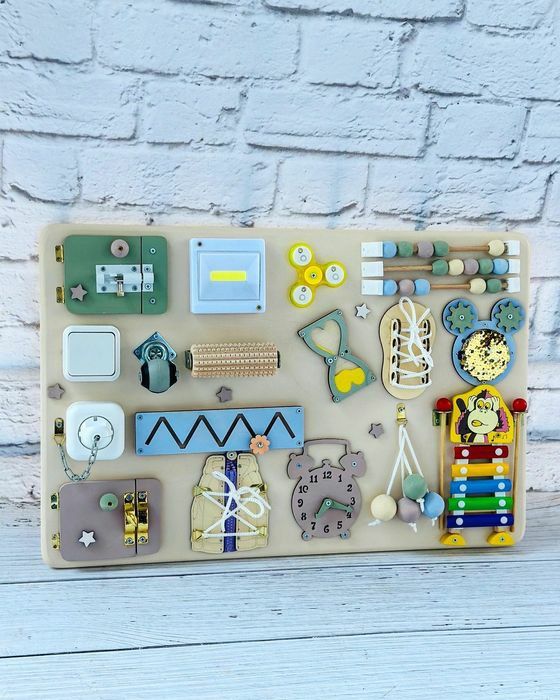 Бізіборд Бізікуб