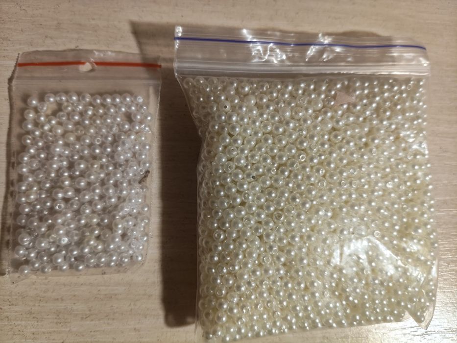 Бисер,лёска,камни