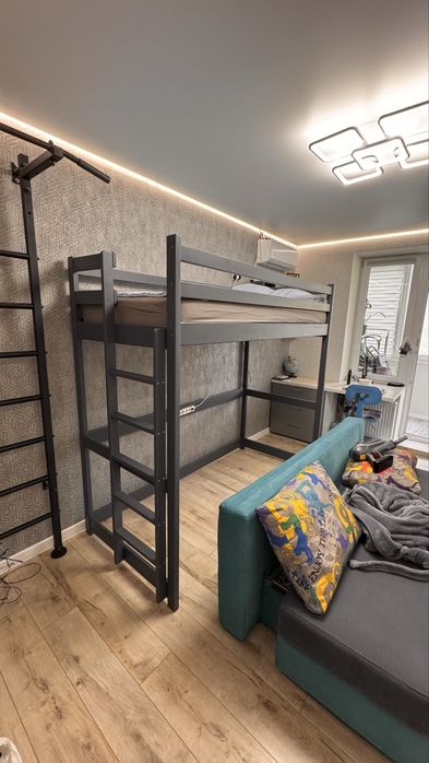 Двоповерхове ліжко з матрацом