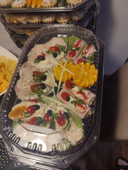 Organizujemy catering, zimny bufet imprezy okolicznościowe itp.