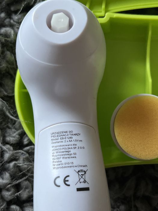 Masażer do pielęgnacji twarzy