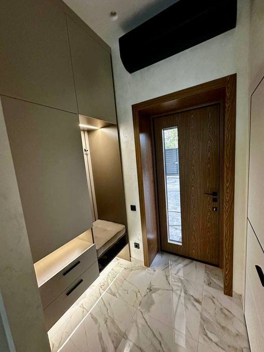 Продам дом с бассейном Новоалександровка