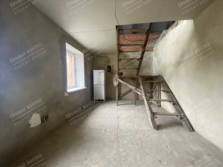 Капітальний будинок, 1 км від Макдональдса.