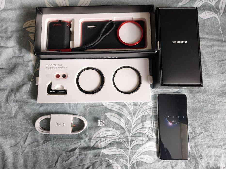 Xiaomi 15 Ultra 16/512GB Silver Chrome + Xiaomi 15 Ultra Photography Kit Legend Edition