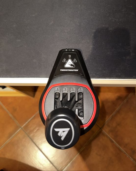 Manete de mudanças Trustmaster TH8S