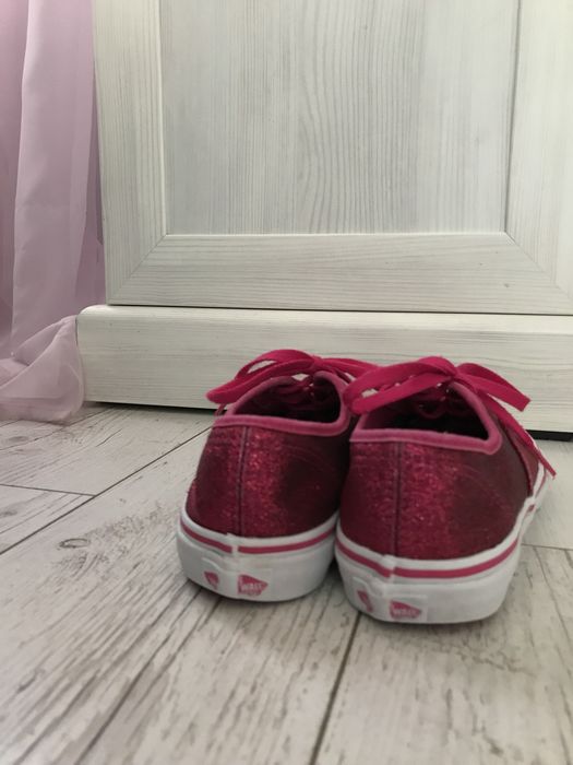 brokatowe buty vans