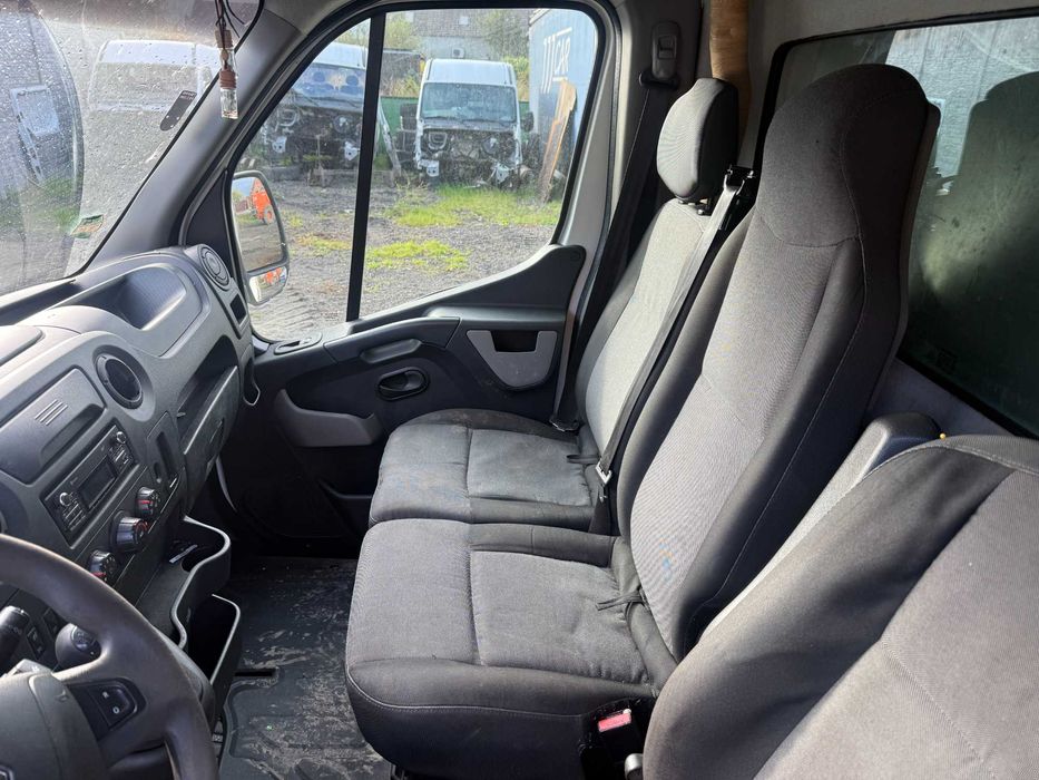 master III 18r 2.3 m9t706 146 km kol 0qng  samochód na części