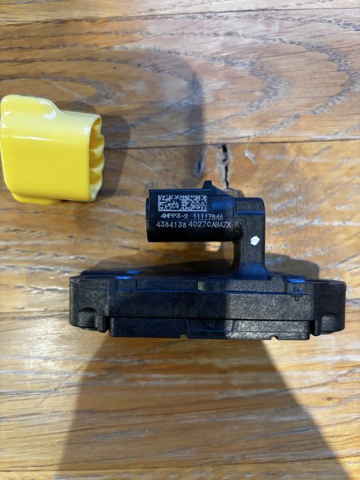 Czujnik różnicy ciśnień DAF 4384138 – DPF/EGR, nowy