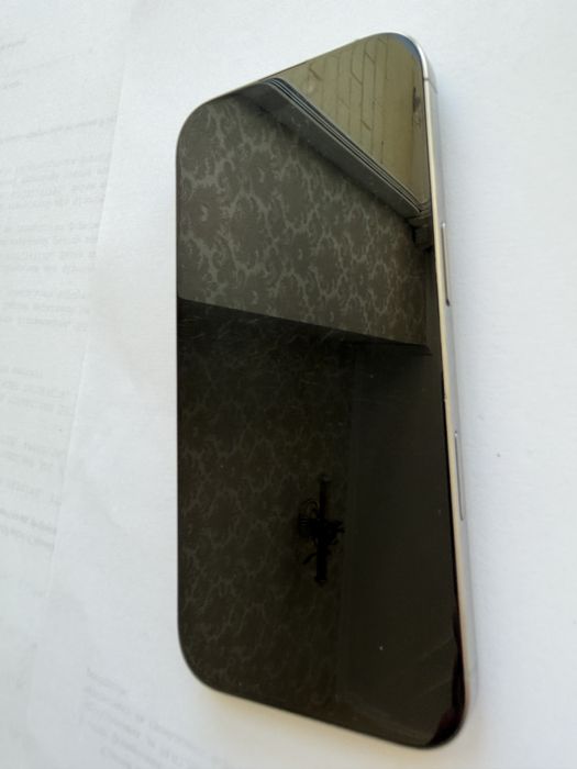 Iphone 16 pro телефон