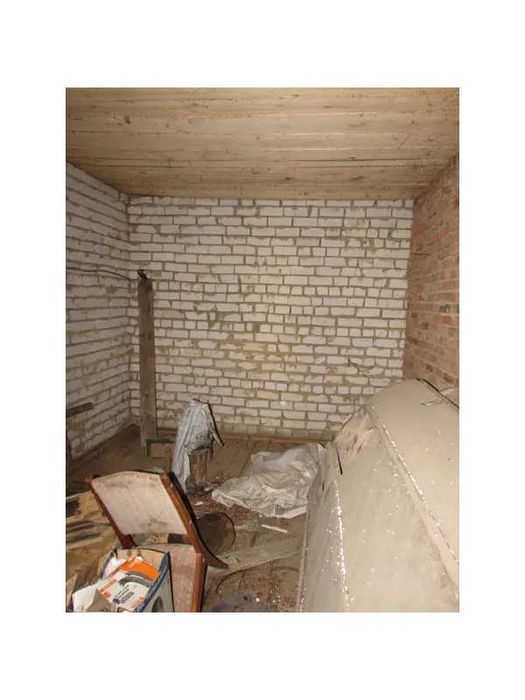 ПРОДАЖ - Гараж, загальною площею 242,1 кв.м. с. Мельники